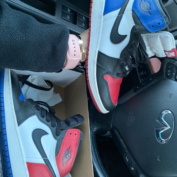 SOLD Retro Jordan 1 top 3s - Picture 5 of 5